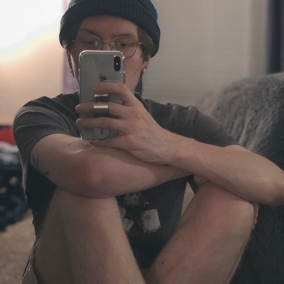 Meet your Posher, Perry Alexander - Picture 4 of 4